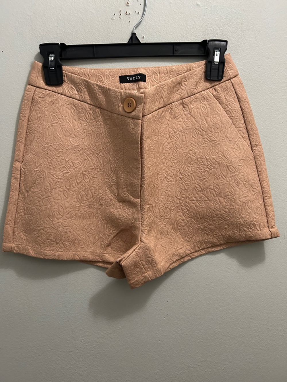 verty Peach Textured High-Rise Shorts